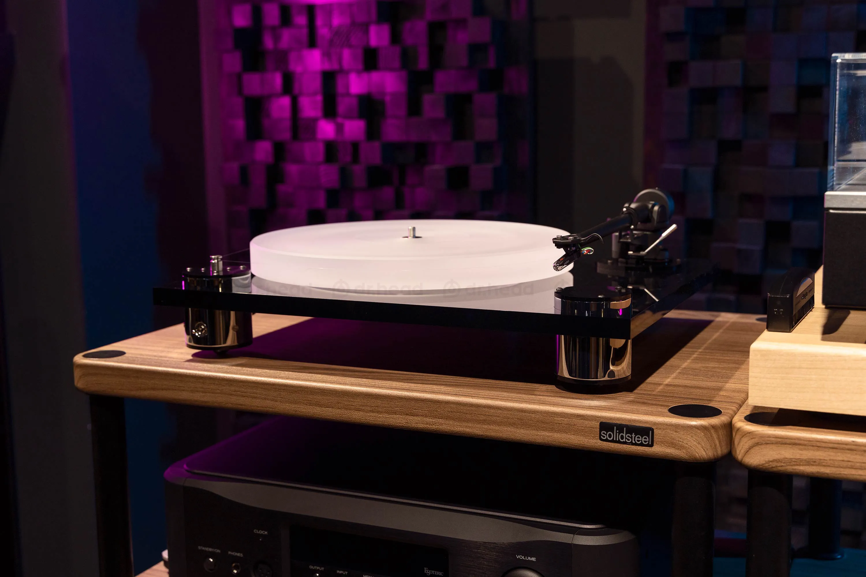 Проигрыватель винила Scheu Analog Cello R202 Ortofon Super OM 10 Black Acrylic – цена, описание и отзывы — фото