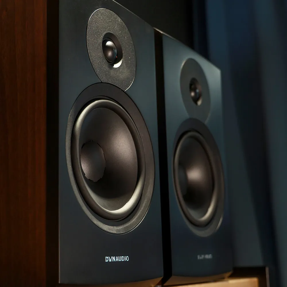 Полочная акустика Dynaudio Emit 20 Walnut – цена, описание и отзывы — фото